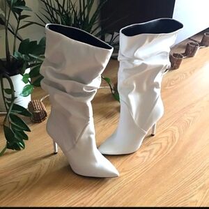 Elegant White Women's Boots 7 1/2